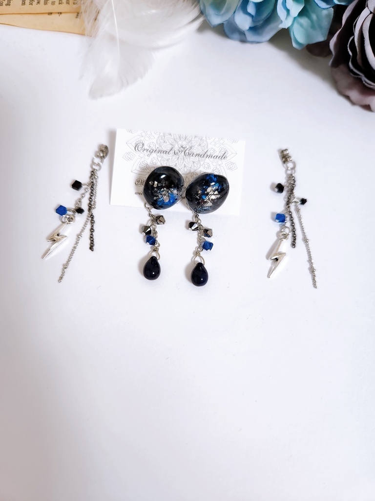 【別々の道 -兄弟子と弟弟子-】鉱石風レジン ビジューチェーン 2wayピアス -Pierce ver.-