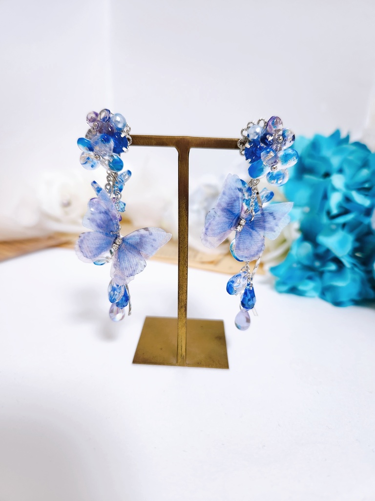 【月雫 -戯れ-】紫陽花&蝶々シフォン ビジュー2wayピアス - ぎゆしの Pierce ver.-