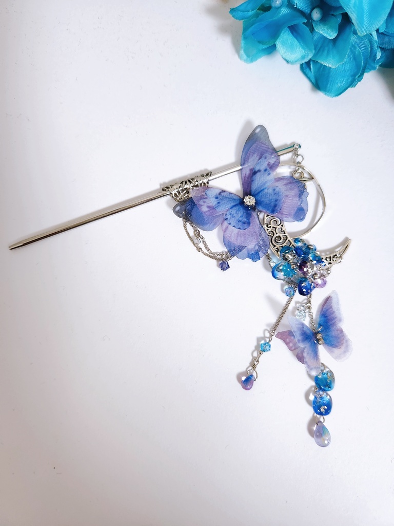 【月雫 -戯れ-】紫陽花&蝶々シフォン ビジューチェーンかんざし  - ぎゆしの 簪 ver. -