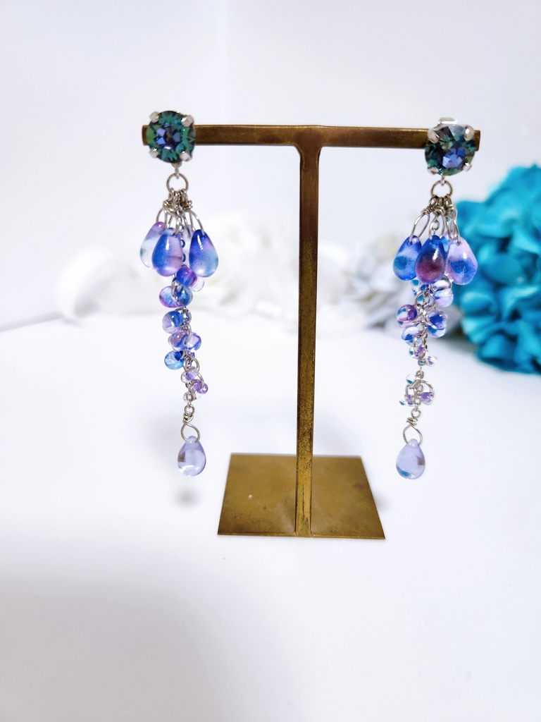 【藤紫】藤の花イメージ チェコドロップ ピアス