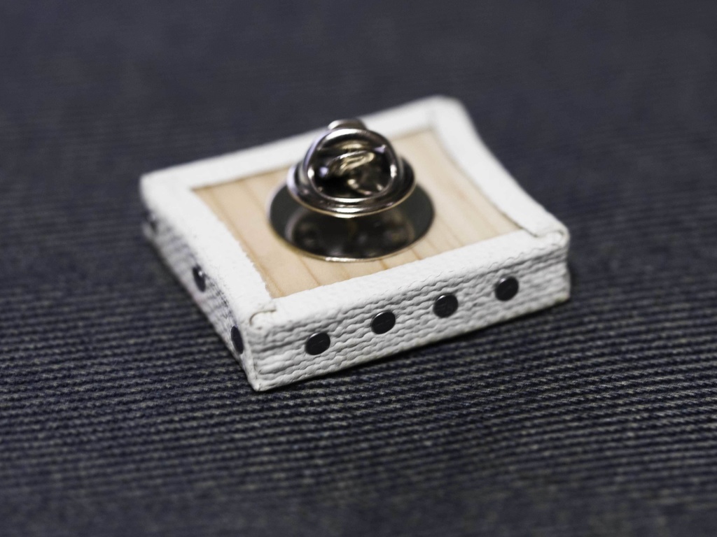 とらピンバッジ