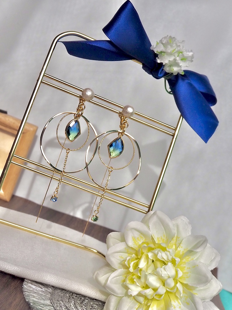 ディミレス概念フープイヤリング