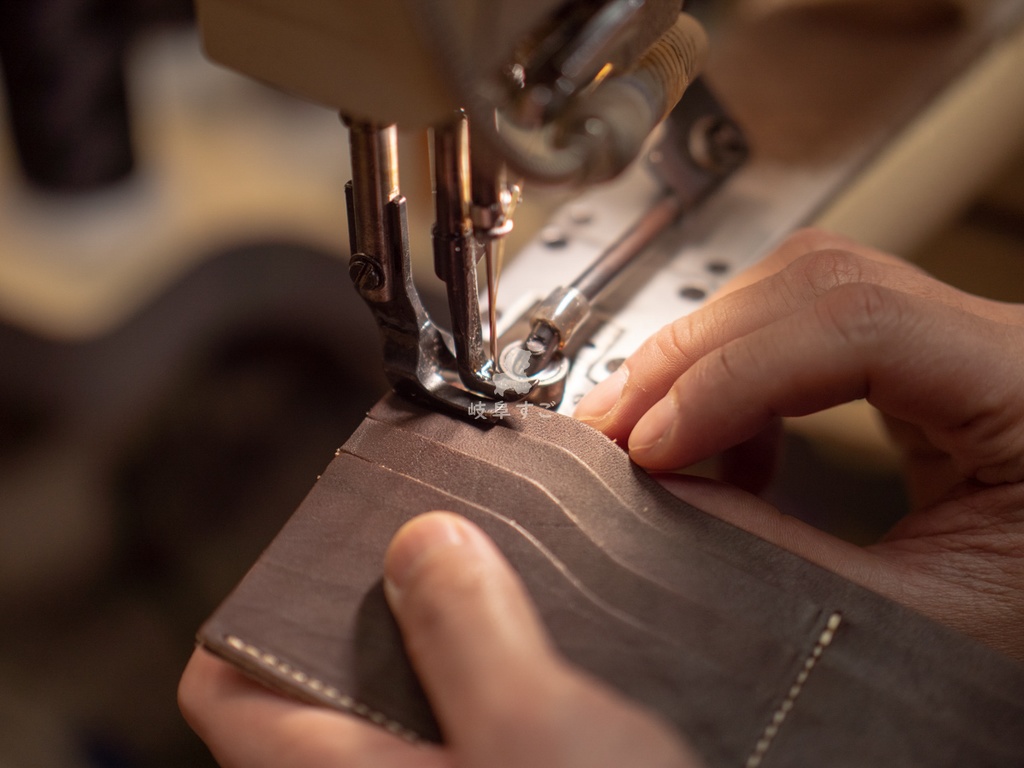 電動ミシン 職人の作業工程 写真素材集売ります