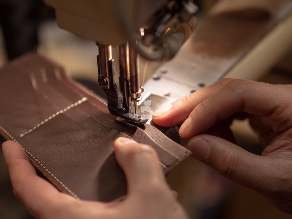 電動ミシン 職人の作業工程 写真素材集売ります