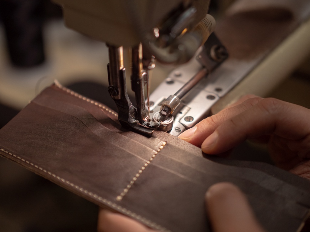 電動ミシン 職人の作業工程 写真素材集売ります