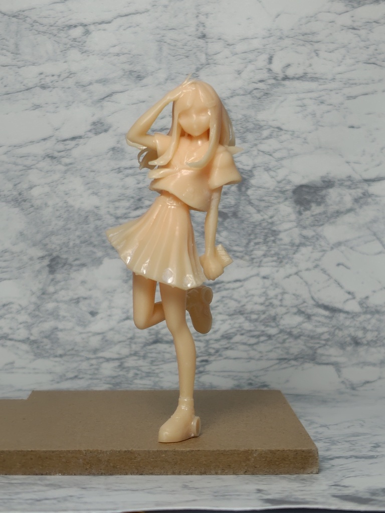 ミドルサイズ　江ノ島ナツミ　ガレージキット