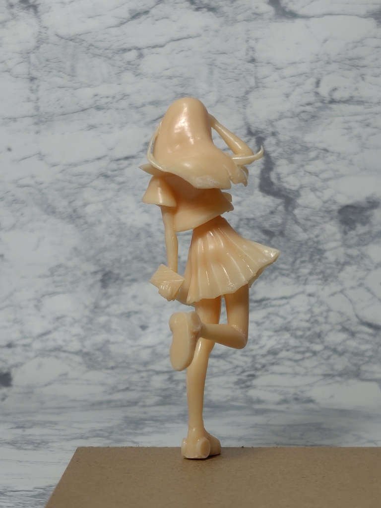 ミドルサイズ 江ノ島ナツミ ガレージキット