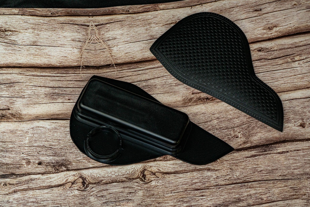 クラウンクロスオーバー/エステート用AirTag/TimeCapsule隠蔽設置プレート