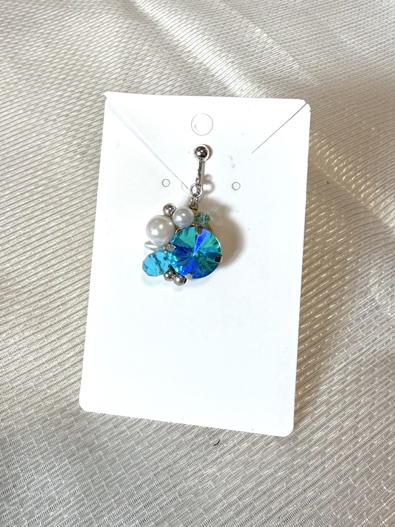 WB🎐ビジューピアス