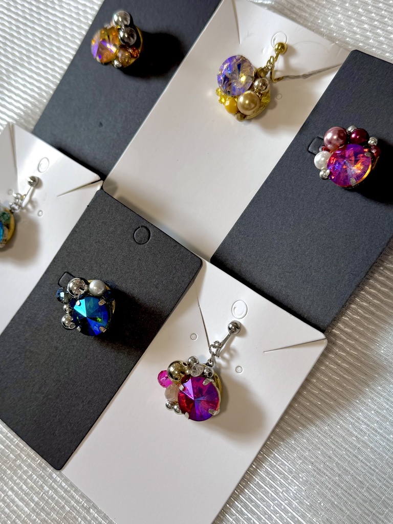 WB🎐ビジューピアス