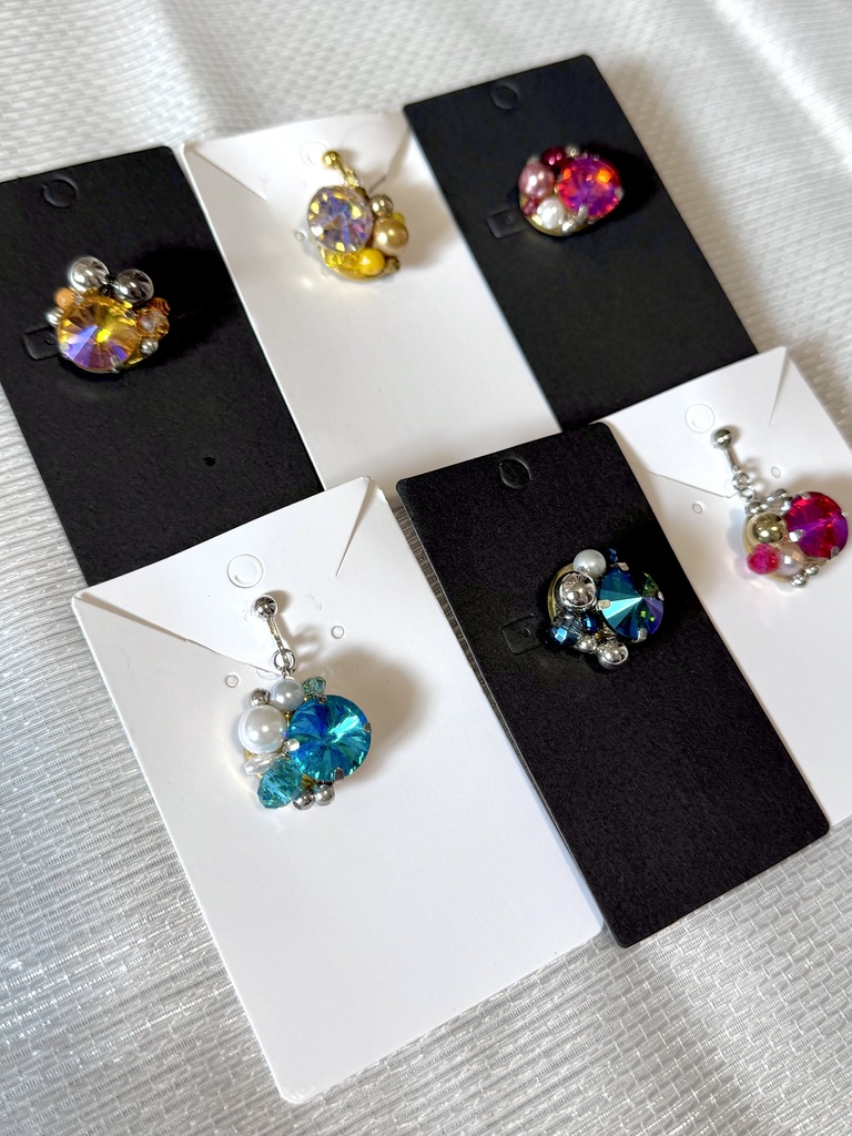 WB🎐ビジューピアス