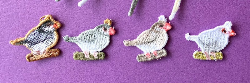 好きな色に塗って楽しめる、刺繍のインコパーツ