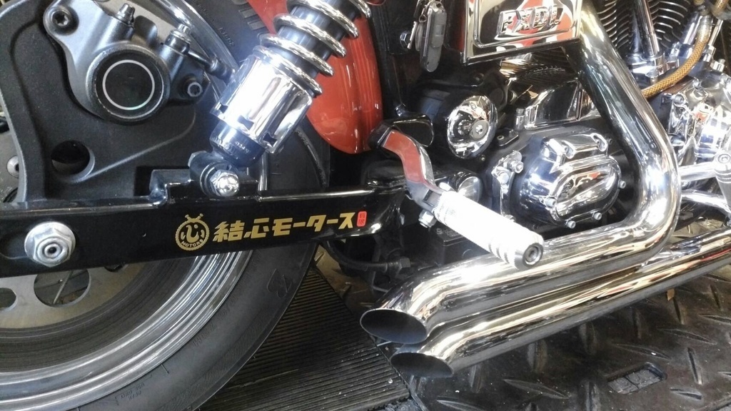 結心モータース 切文字ステッカー