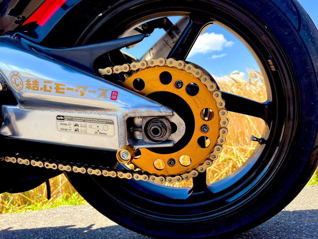 結心モータース 切文字ステッカー