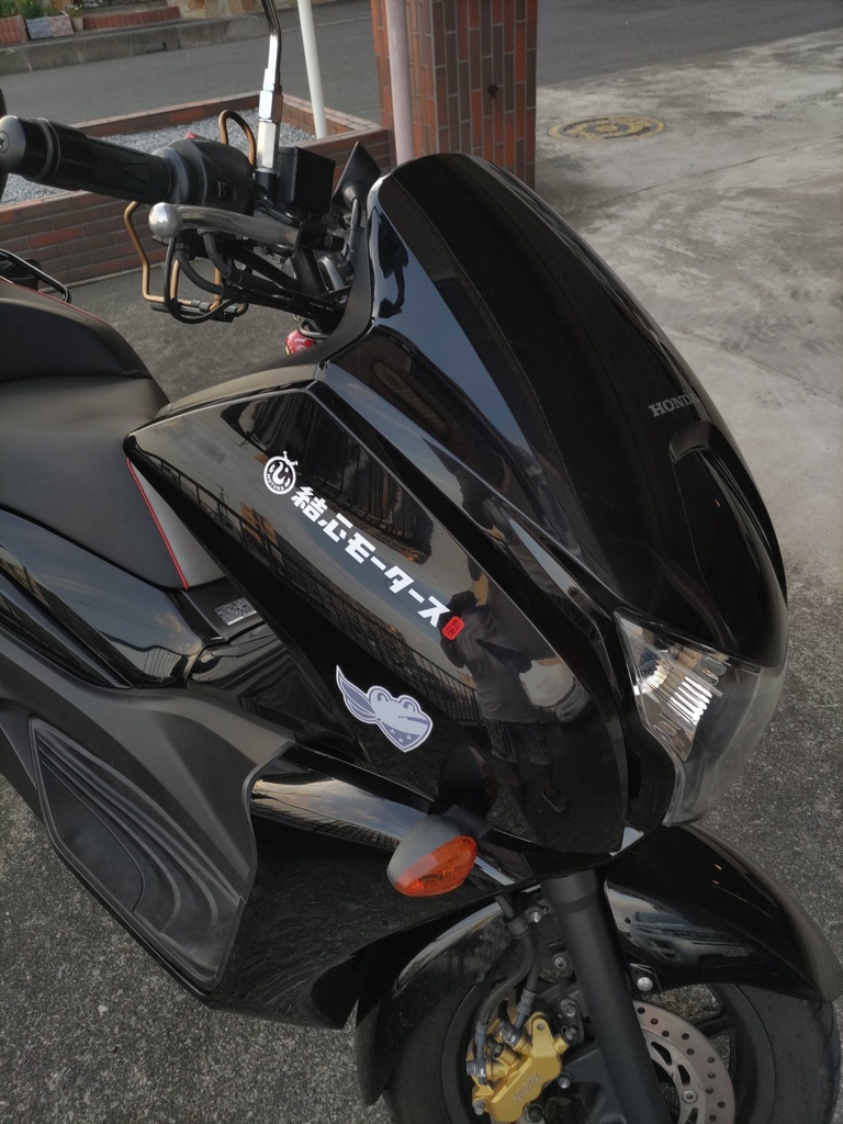 結心モータース 切文字ステッカー