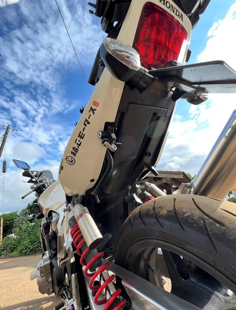 結心モータース 切文字ステッカー