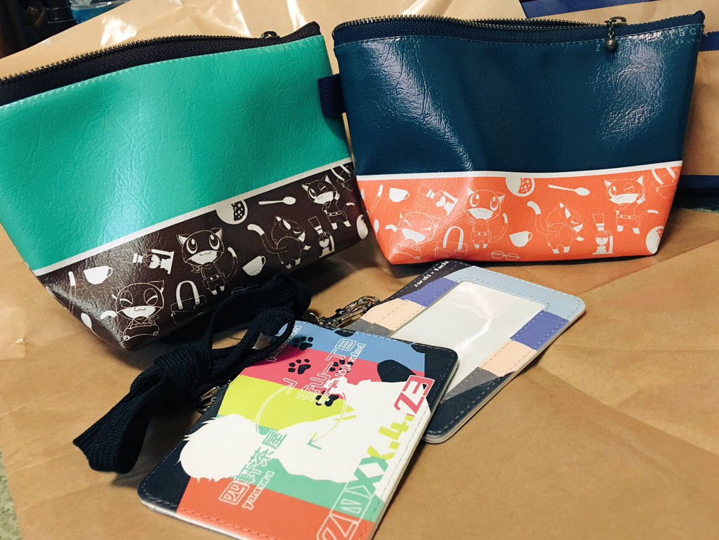 モナの休日ポーチ