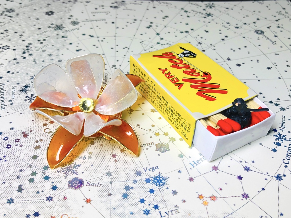 琥珀のオダマキ クリップ付きコサージュ