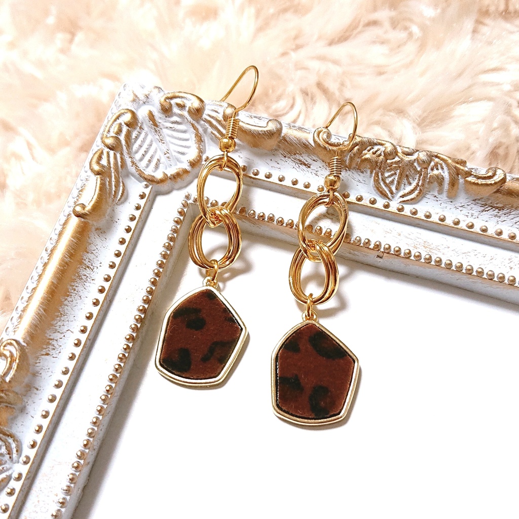 レオパードとチェーンのピアス(イヤリング)