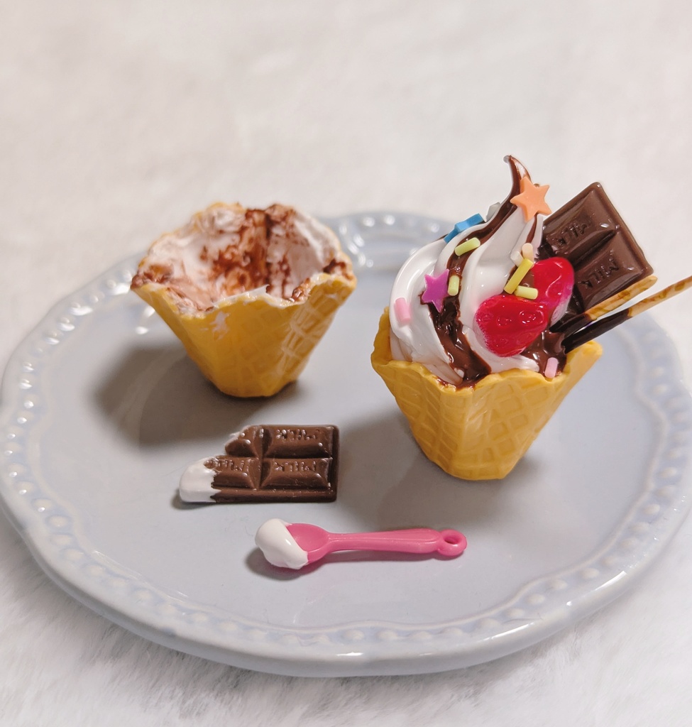 ドール用カップソフトクリーム　いちごチョコレート