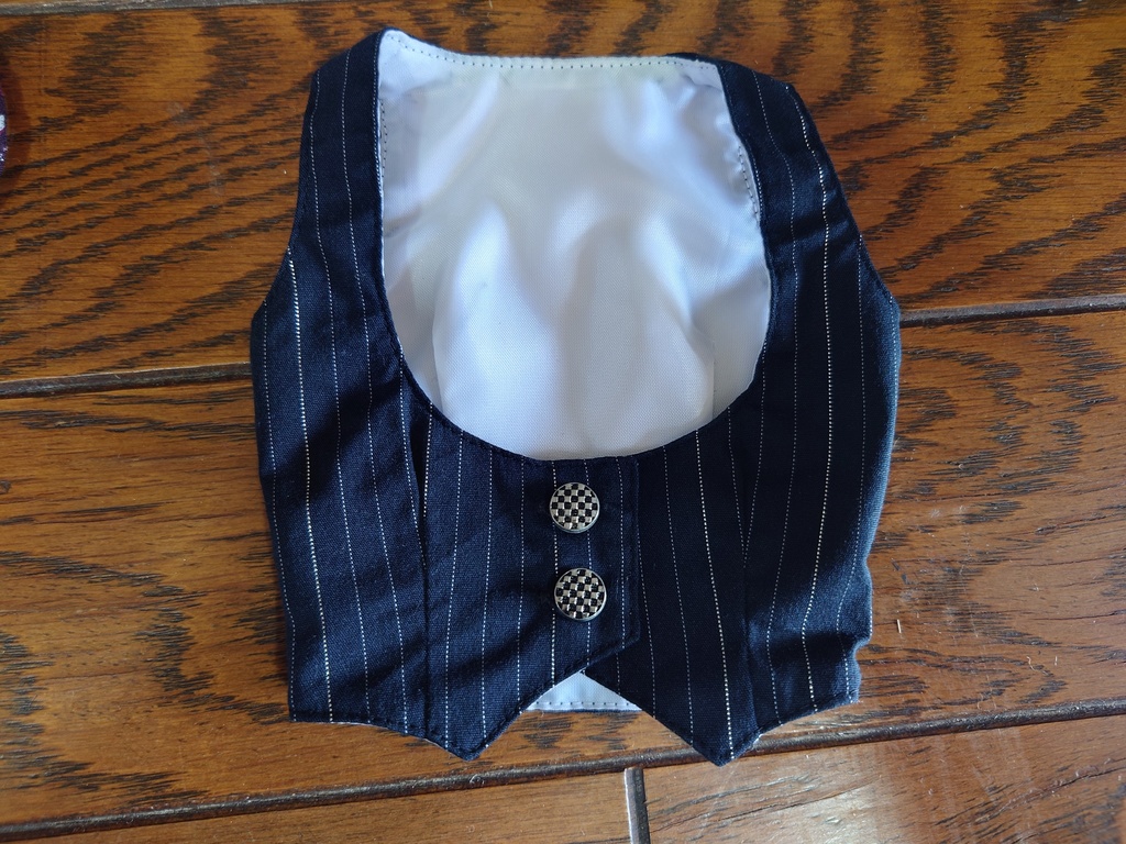 パチンコ店の制服風味のベストとキュロットスカートのセット(60cm級汎用)