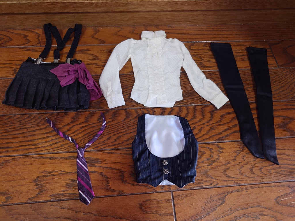 パチンコ店の制服風味のベストとキュロットスカートのセット(60cm級汎用)