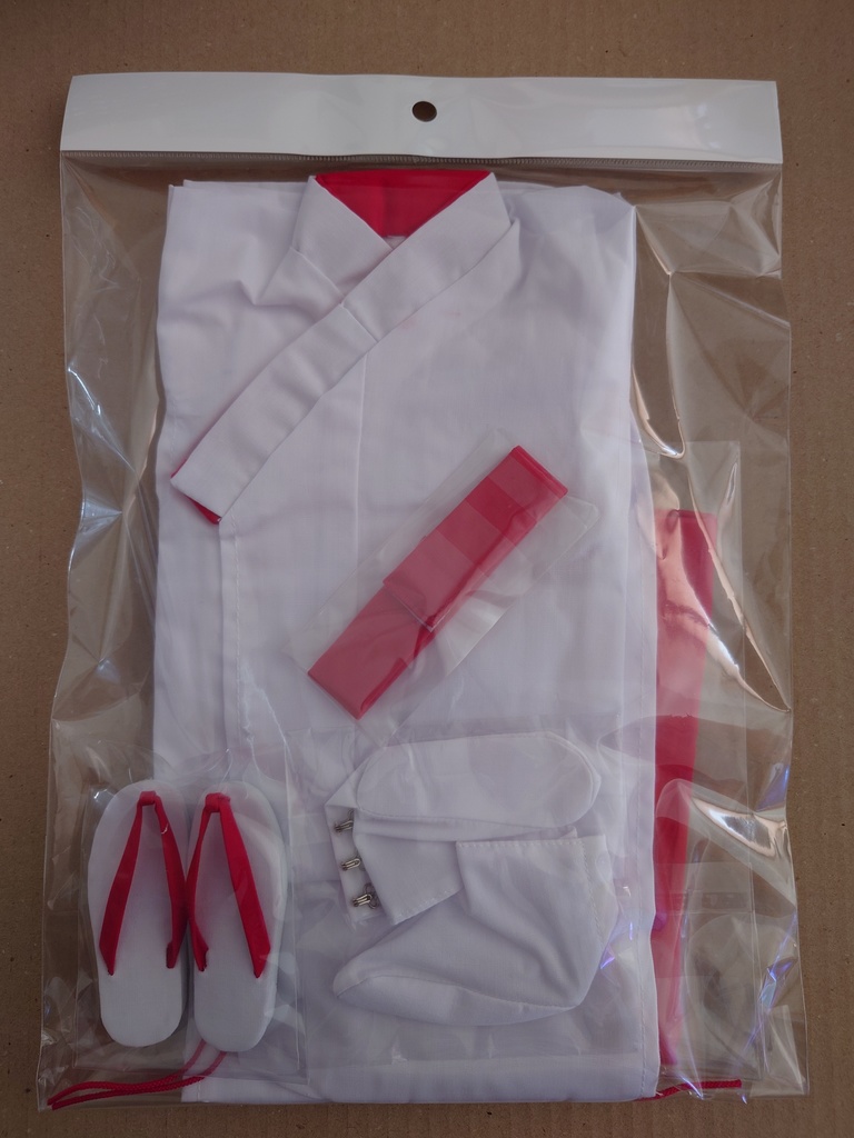 シンプルな巫女装束 ５０ｃｍ（草履付）