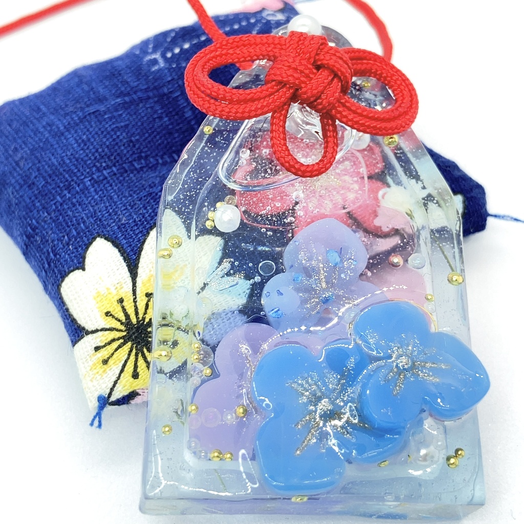 なにかのお守り(青)