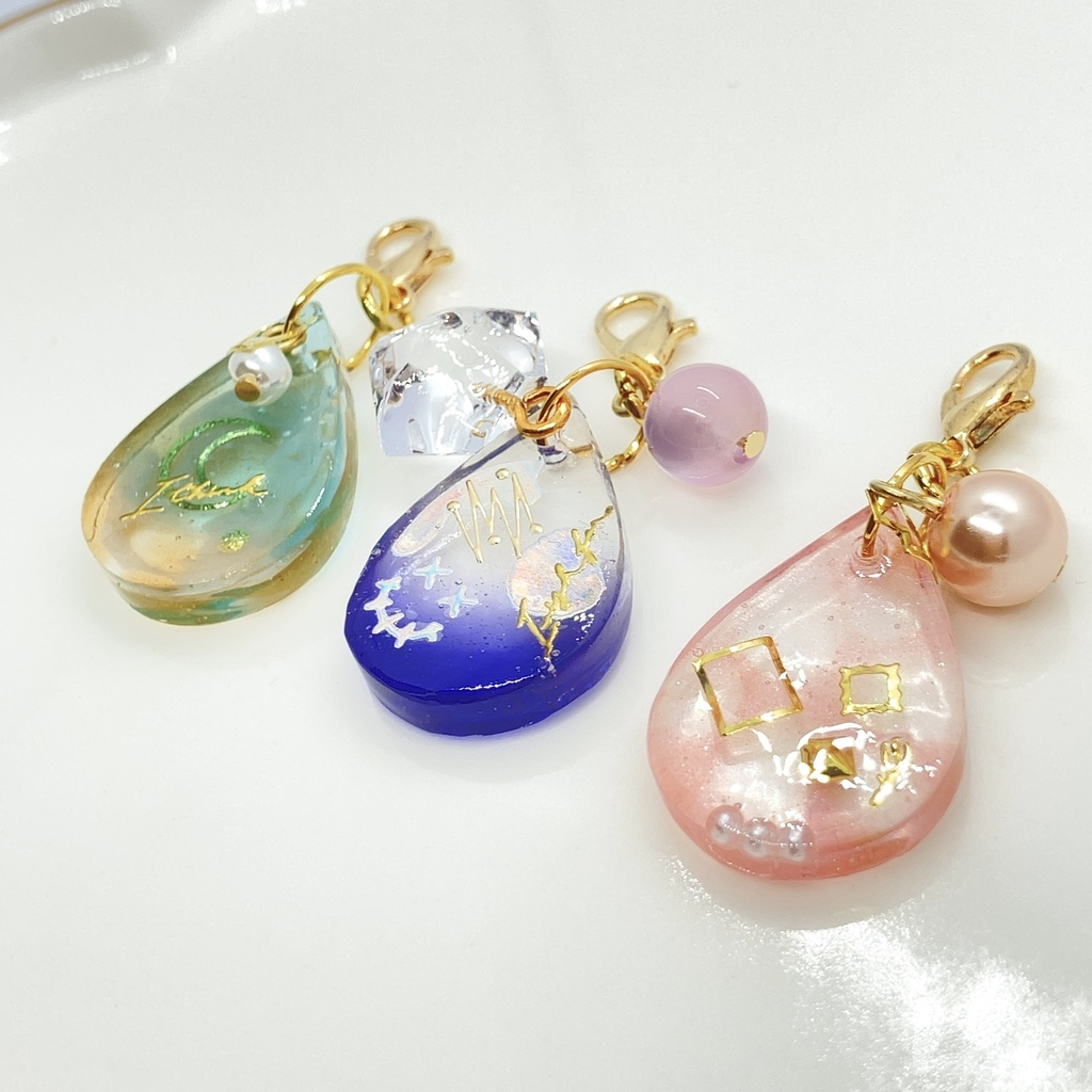 ミニミニチャーム(ドロップ水色×月)