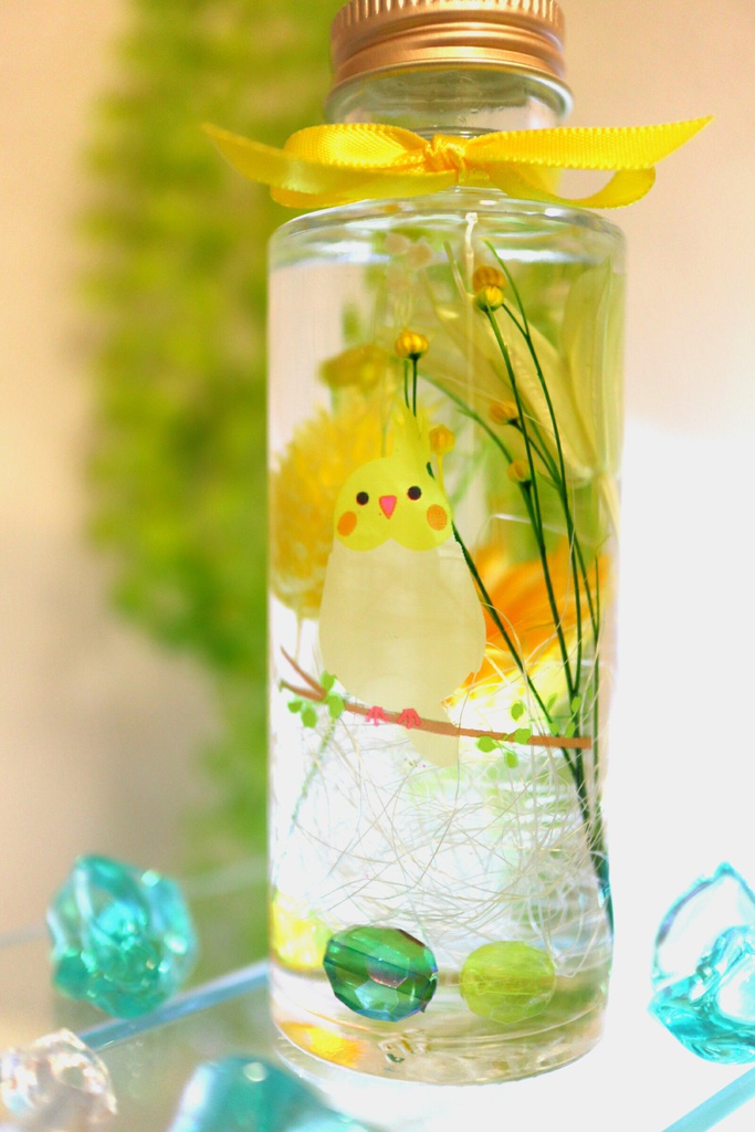 インコ　ハーバリウム　ミニボトル　イエロー