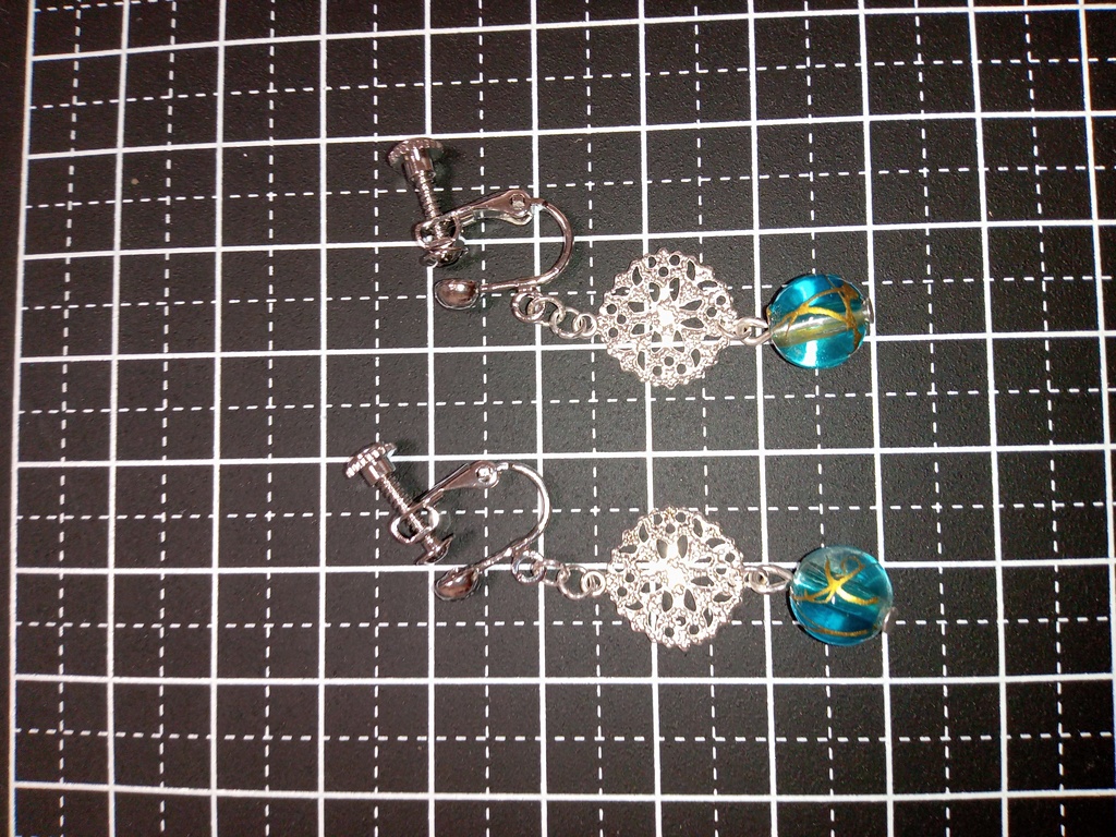 五条 ベネチアビーズのイヤリング