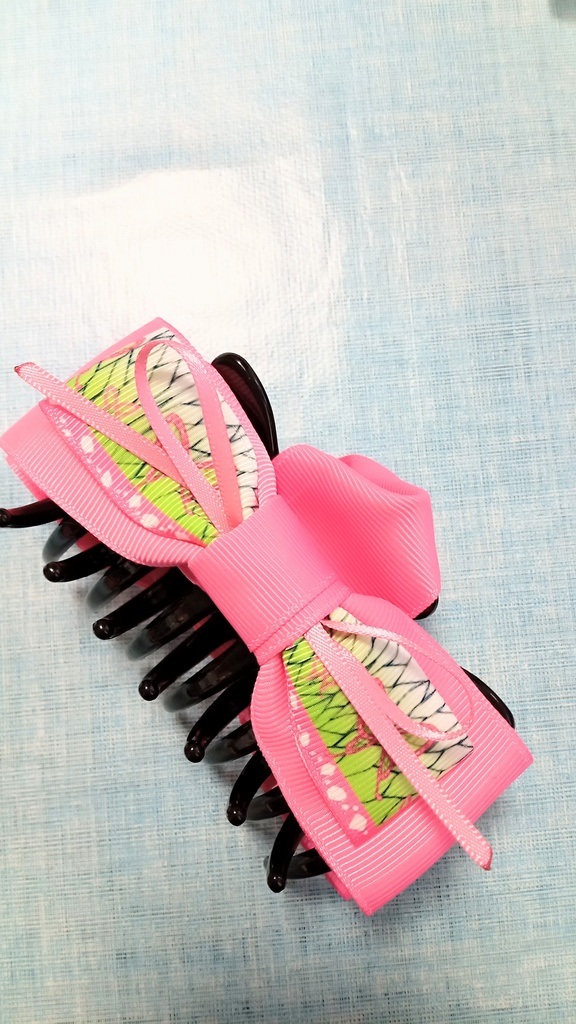 カナヲ　ヘアクリップ桃