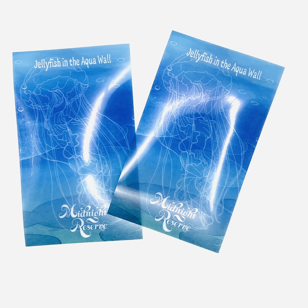 Jellyfish in the Aqua Wall / Midnight Reserve