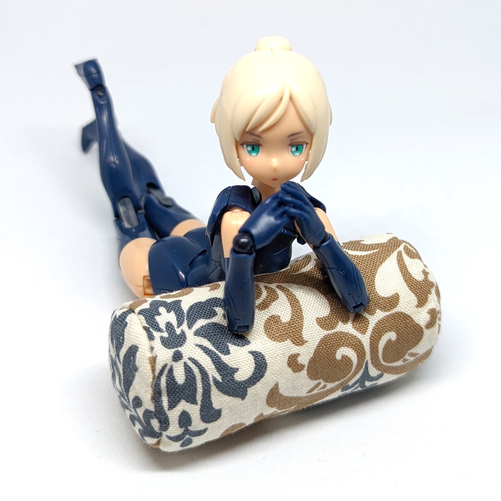 ミニチュアクッション/ボルスター(筒型) アラベスク柄ブルー・グレー+ブラウン