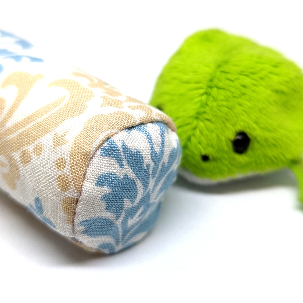 ミニチュアクッション/ボルスター(筒型) アラベスク柄イエローブラウン+ブルー