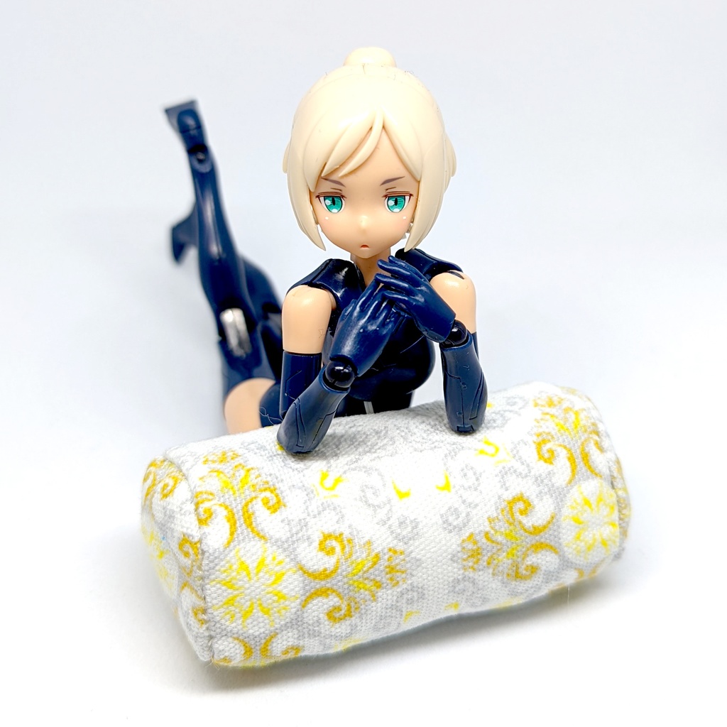 ミニチュアクッション/ボルスター(筒型) アラベスク柄イエロー