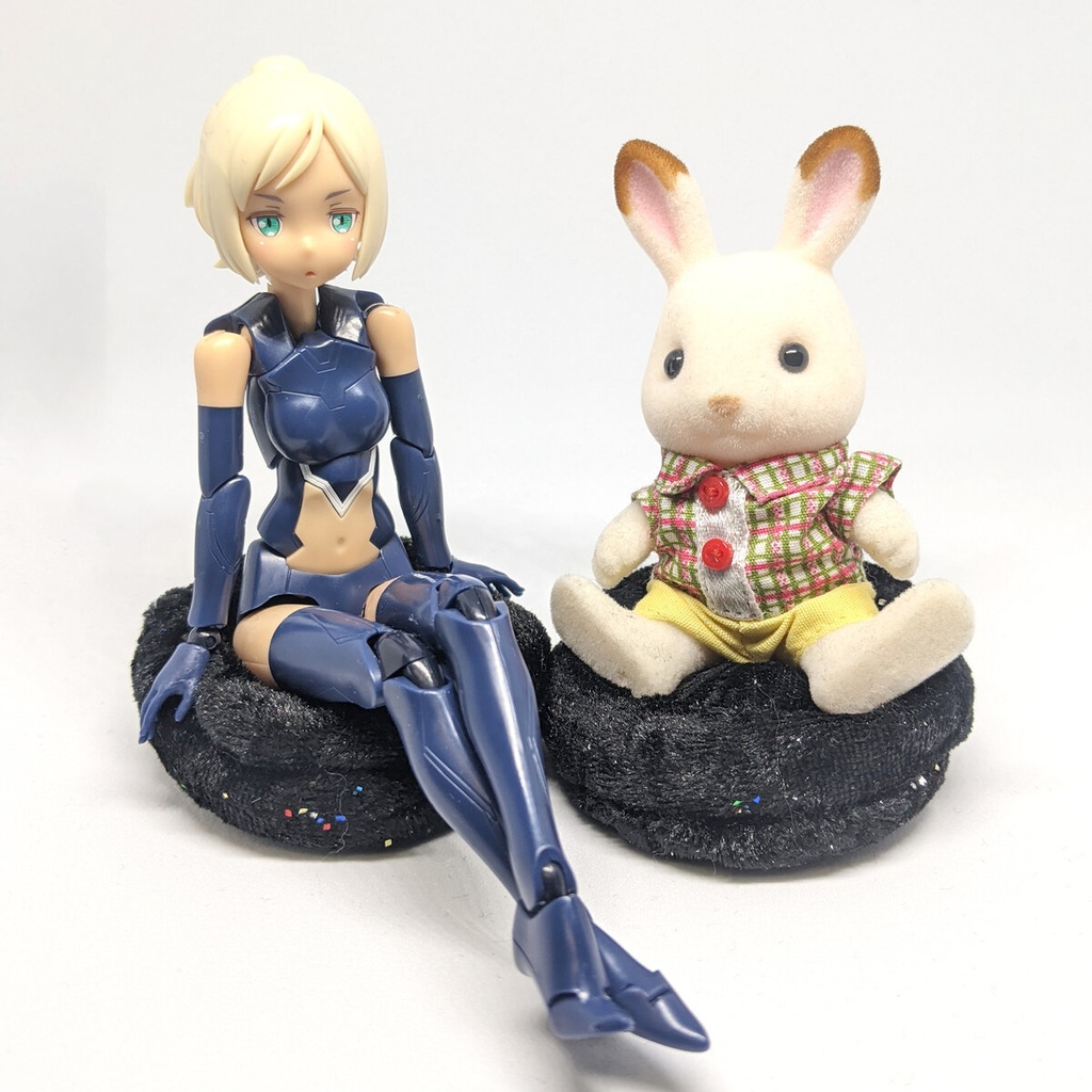 ミニチュアビーズクッション/ラウンド型 ベロア生地 黒地+ラメレインボー・2個