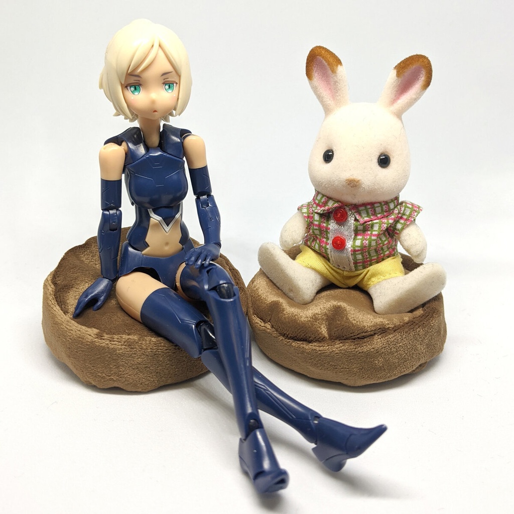 ミニチュアビーズクッション/ラウンド型　ベロア生地ブラウン・2個
