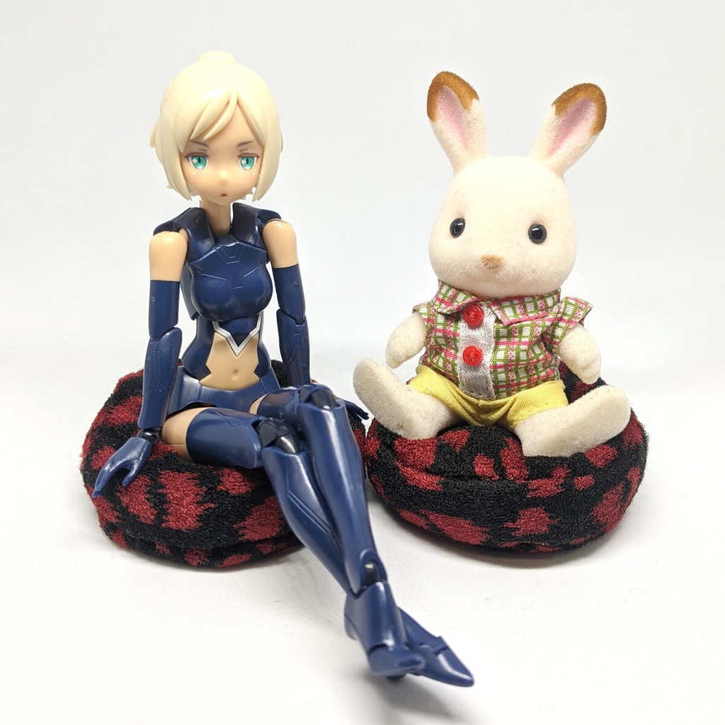 ミニチュアビーズクッション/ラウンド型　ベロア生地レオパード柄 赤色＆黒色・2個