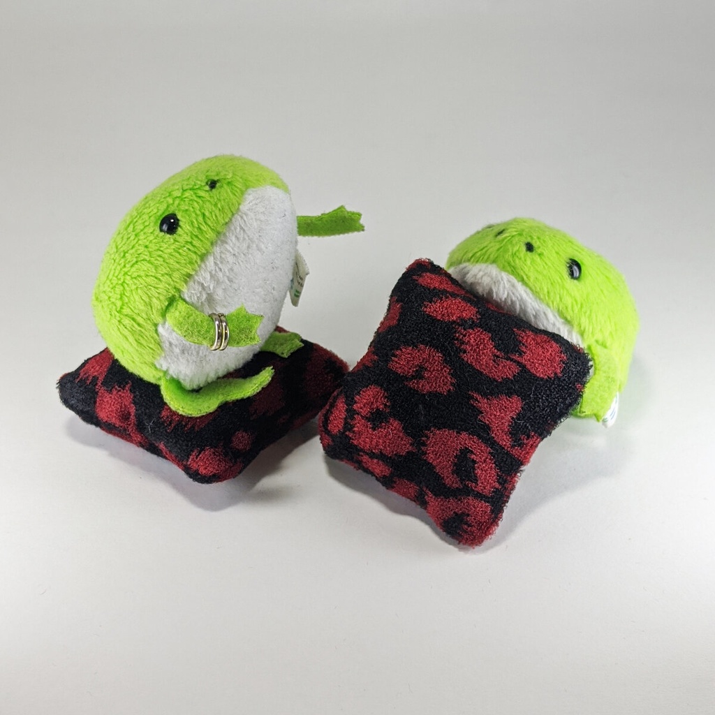 ミニチュアスクエアクッション/ベロア生地 レオパード柄 赤色&黒色・2個