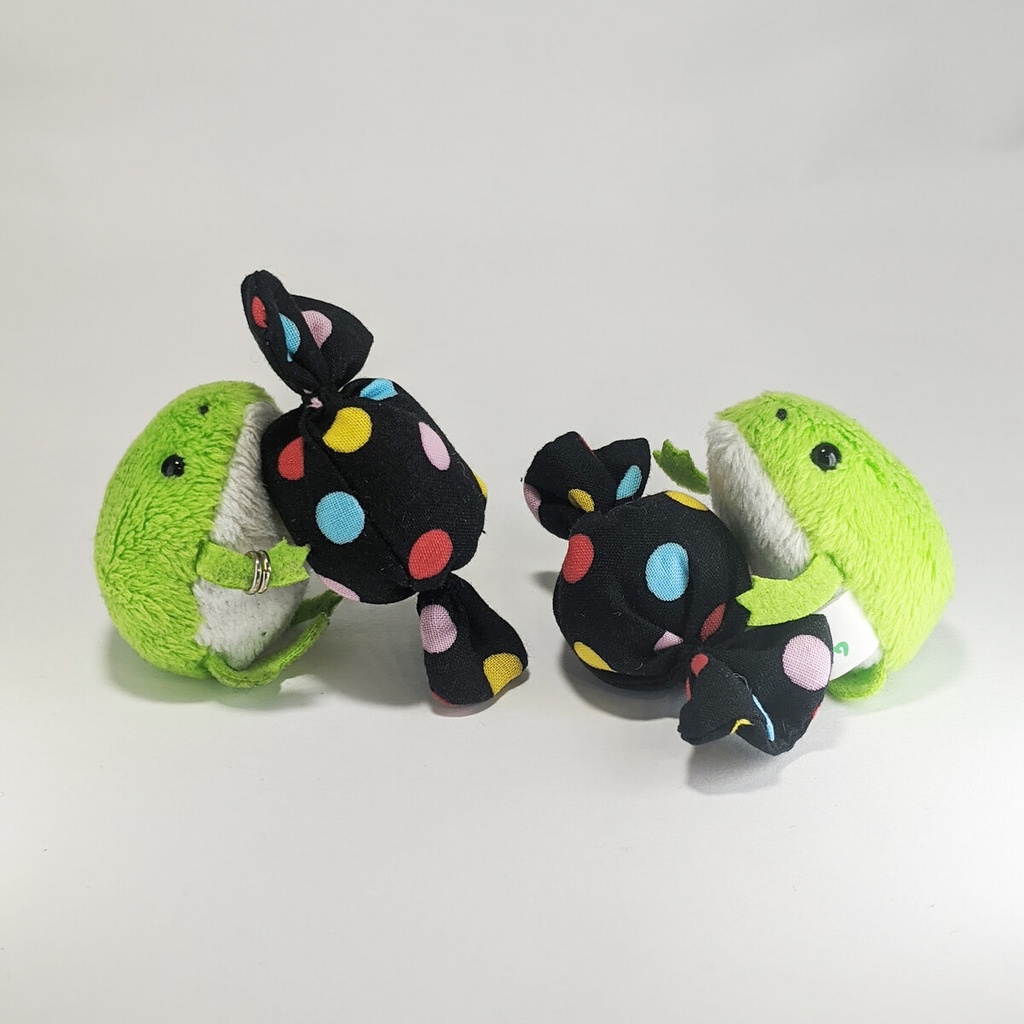 ミニチュアキャンディクッション/黒地+カラフルドット・2個