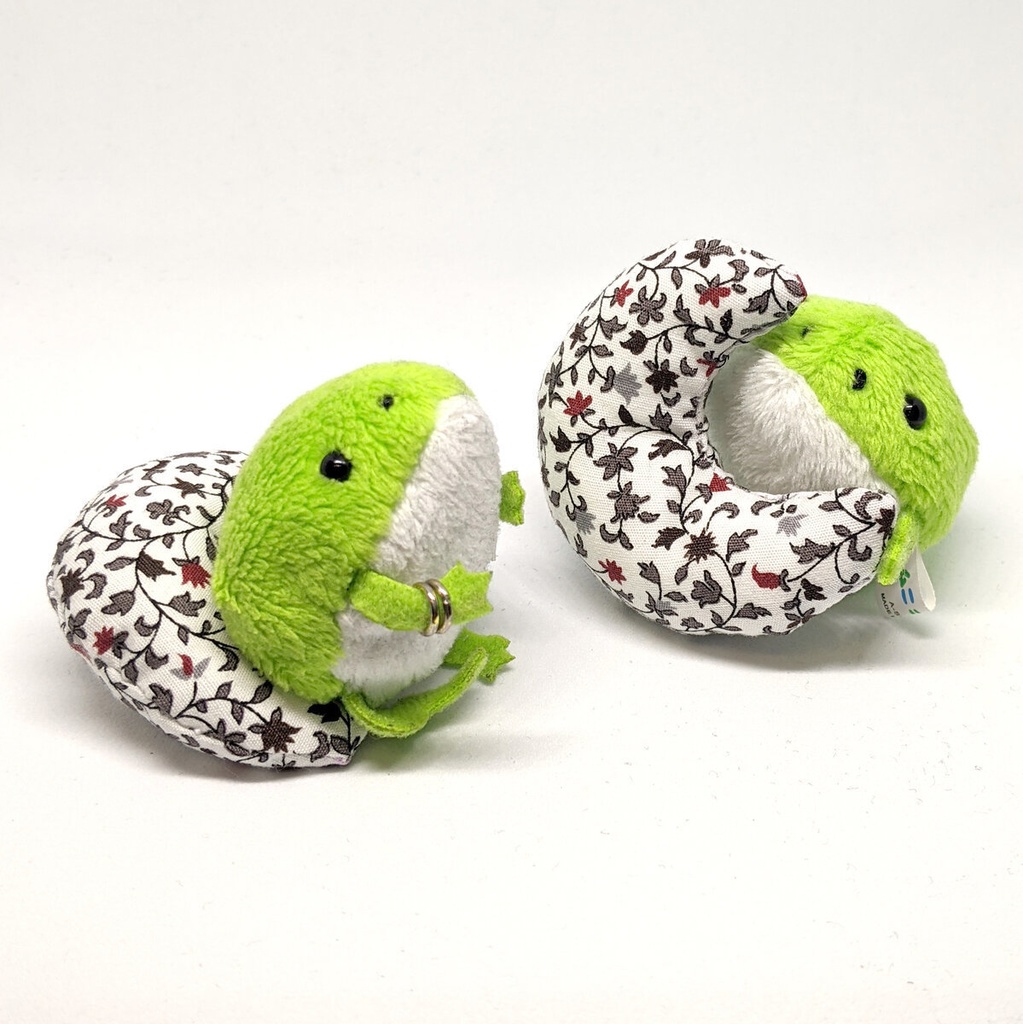 ミニチュア月型クッション/アンティーク風 蔦柄・2個