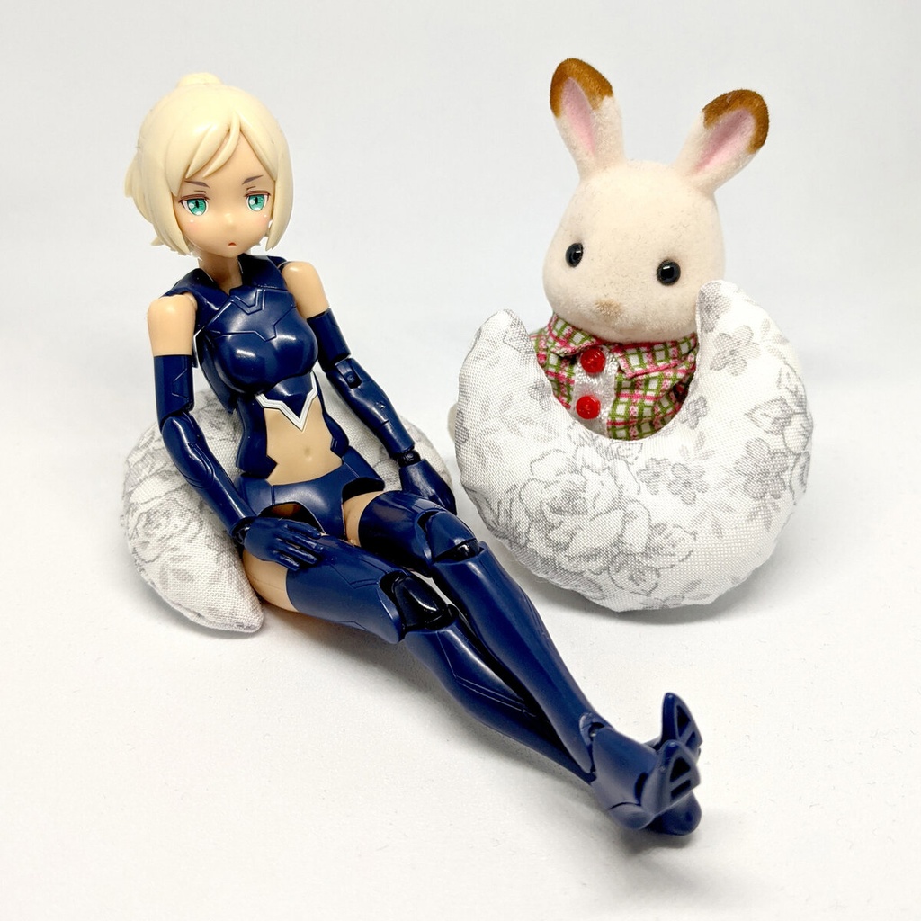 ミニチュア月型クッション/アンティーク風 薔薇柄・ホワイト・2個