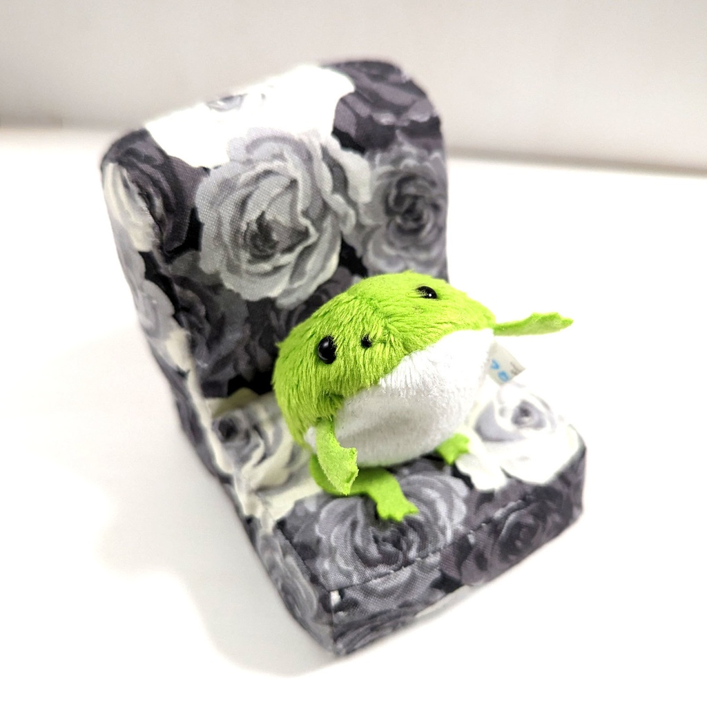 ミニチュアソファ(1/12サイズ向け) A