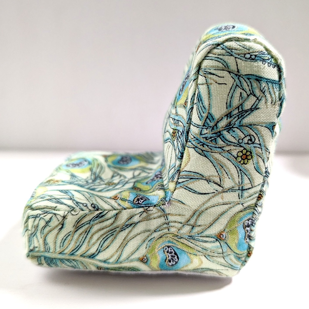 ミニチュアソファ(1/12サイズ向け) A