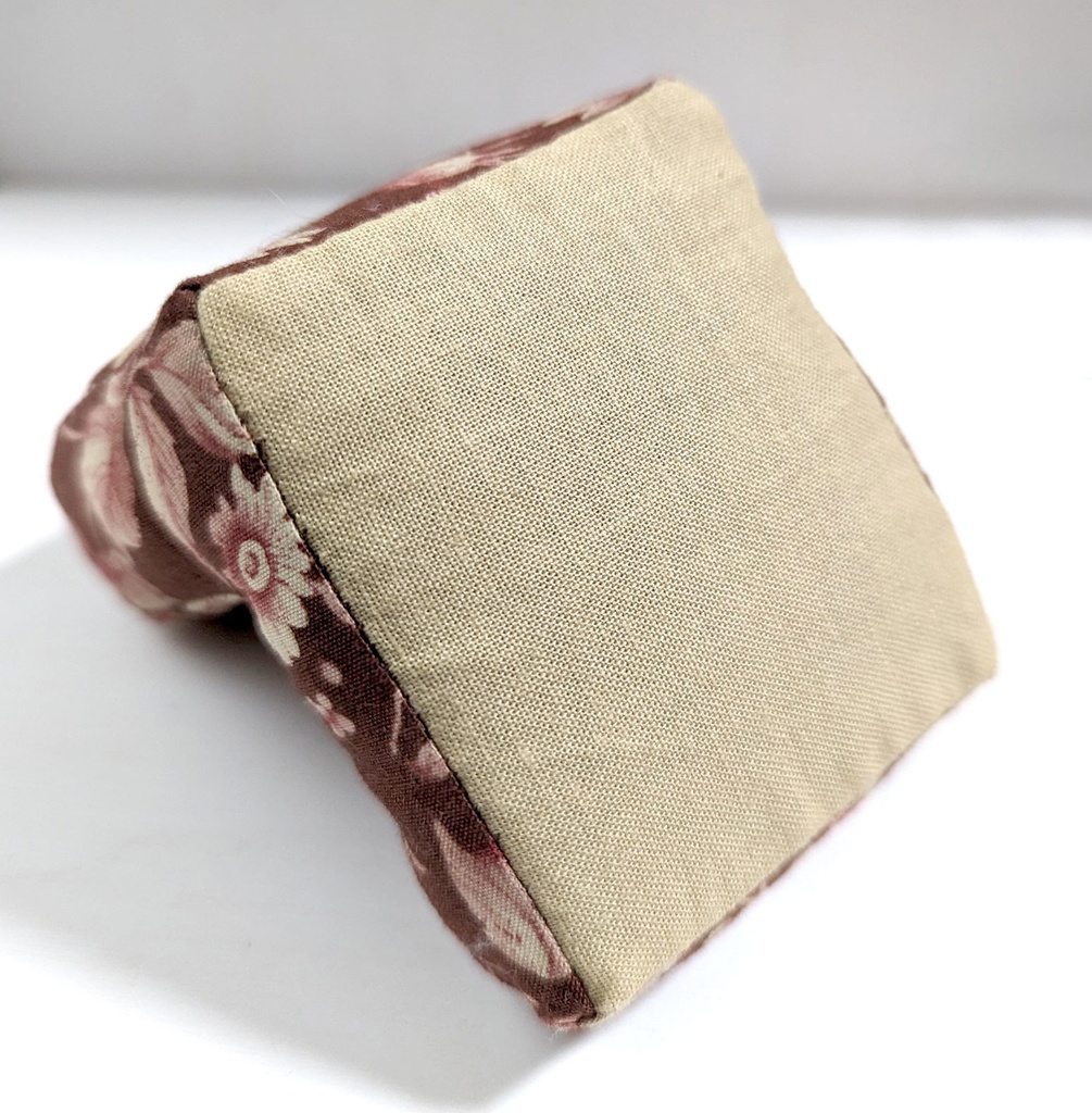 ミニチュアソファ(1/12サイズ向け) A