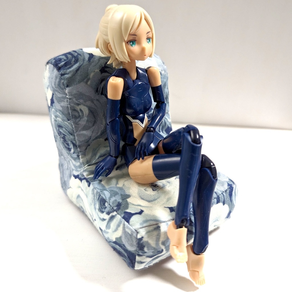 ミニチュアソファ(1/12サイズ向け) A