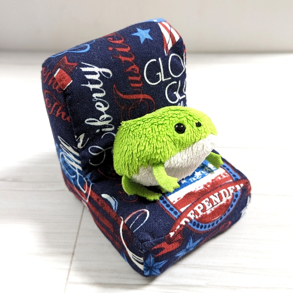 ミニチュアソファ(1/12サイズ向け) C