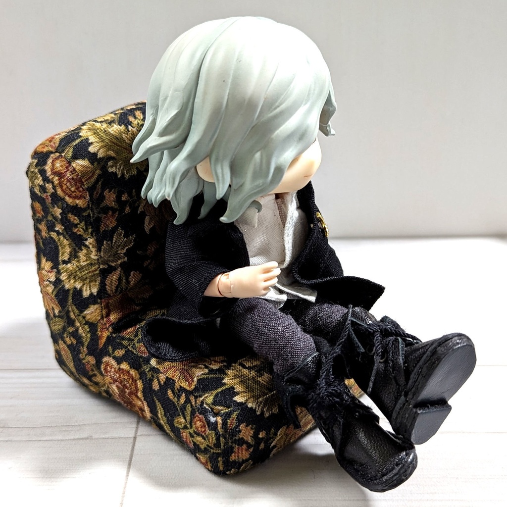 ミニチュアソファ(1/12サイズ向け) D