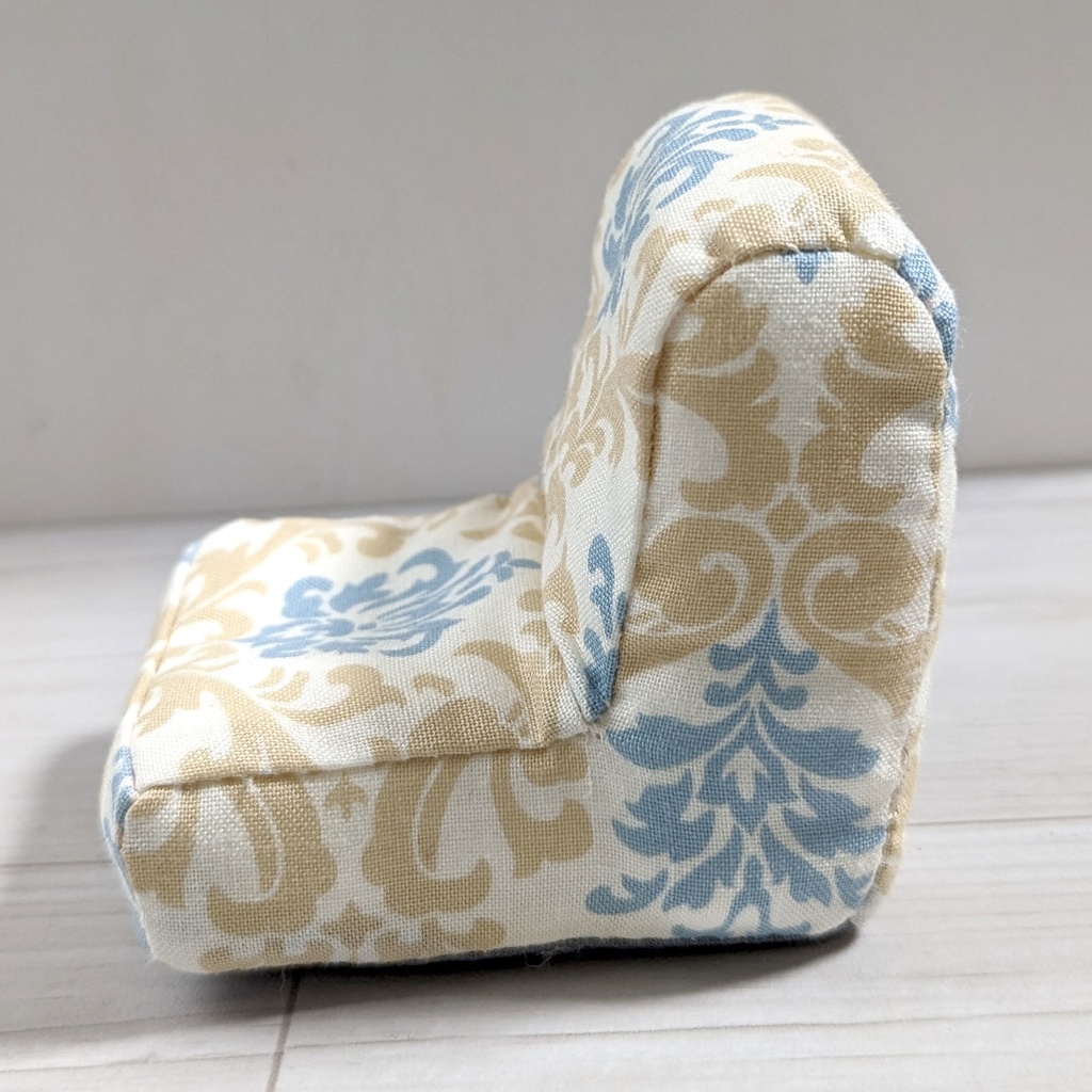 ミニチュアソファ(1/12サイズ向け) D